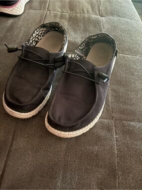 Women’s Black heydudes size 8